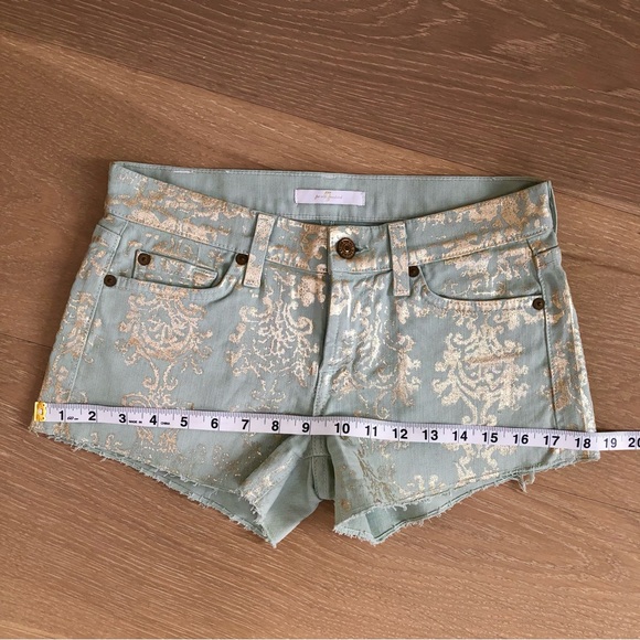 ⭐️7 for All Mankind⭐️Pastel Green Gold Metallic Print Denim Jeans Shorts Sz 24 - Picture 12 of 16